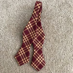 Diamond end plaid bow tie (Izod brand)